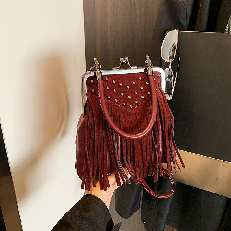 Women'S Bags New Collection - Damska torebka z nitami, jesienno-zimowa nowa